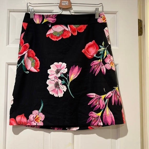 Ann Taylor Dresses & Skirts - Ann Taylor Floral Print Skirt
